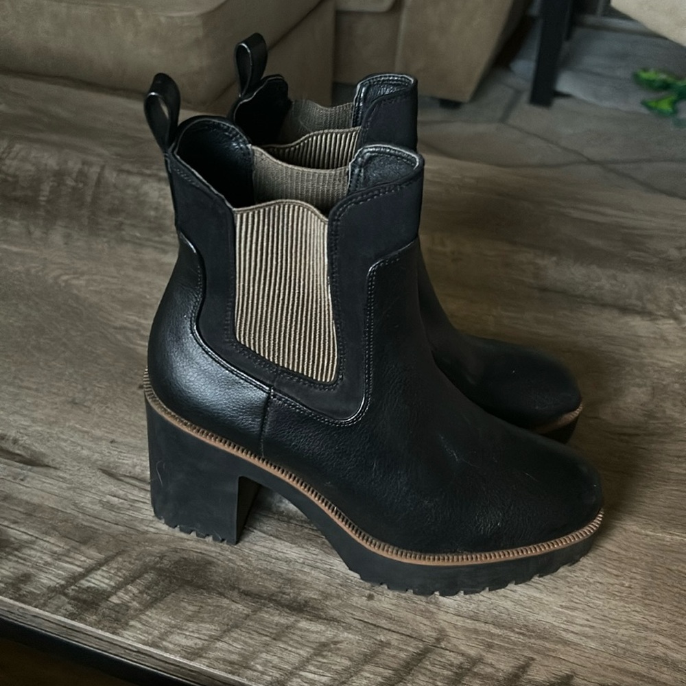 Chinese Laundry Black Chelsea Boots